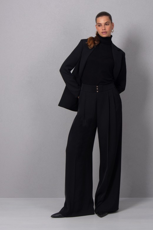 Wide-leg trousers with pleats at the front