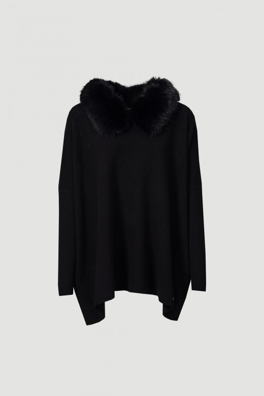 Knit tunic with removable fur collar