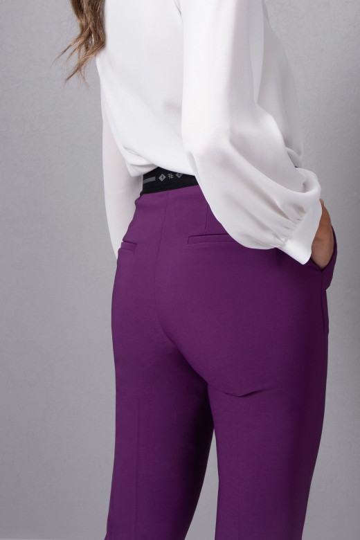 Classic trousers with elastic belt