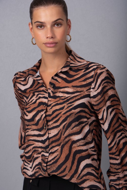 Blouse with animal print