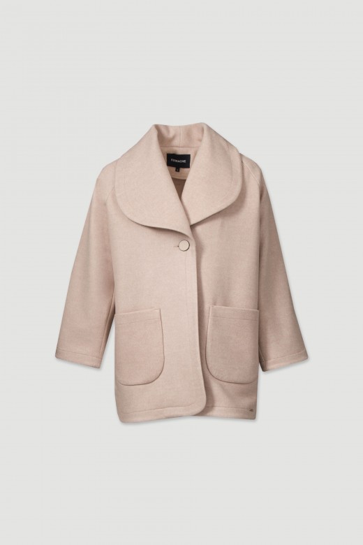 Wool coat with an xl collar