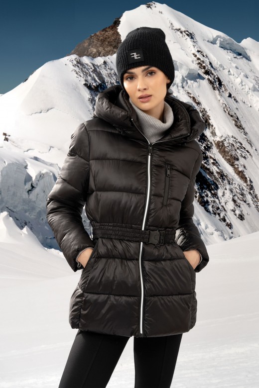 Parka acolchoada com capuz e detalhes a contrastar