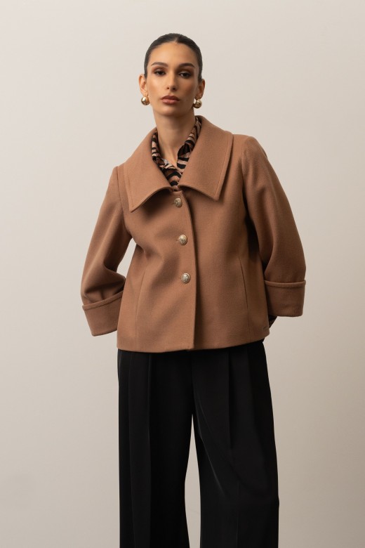 Short wool coat with rolled-up sleeves