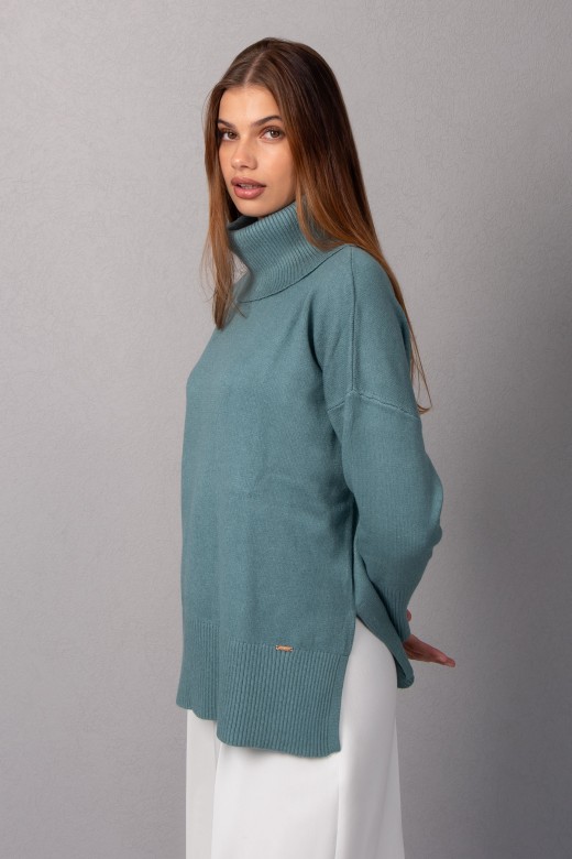 Knitted sweater with a slouchy turtleneck