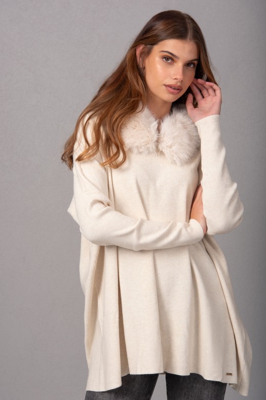 Knit tunic with removable fur collar