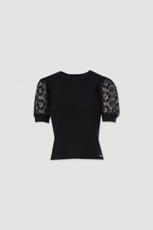 Camisola de malha com manga curta em renda