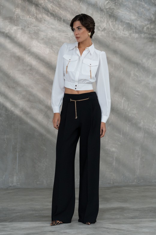 Blusa curta com aplicao dourada