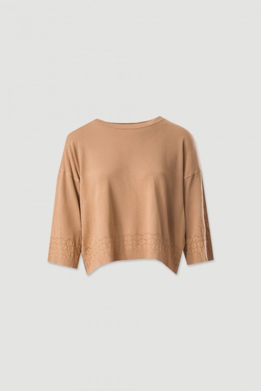 Camisola de malha fluida com detalhe perfurado
