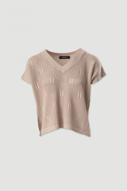 Camisola de malha perfurada com detalhe trabalhado