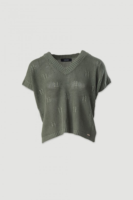 Camisola de malha perfurada com detalhe trabalhado