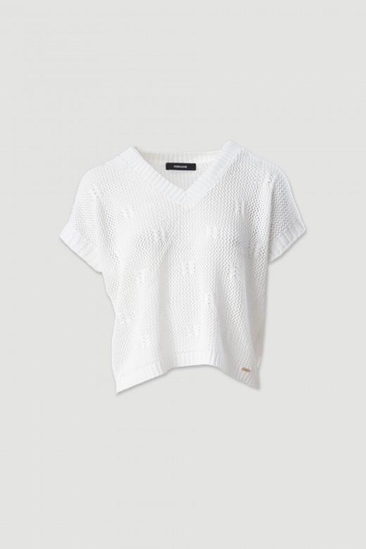 Camisola de malha perfurada com detalhe trabalhado