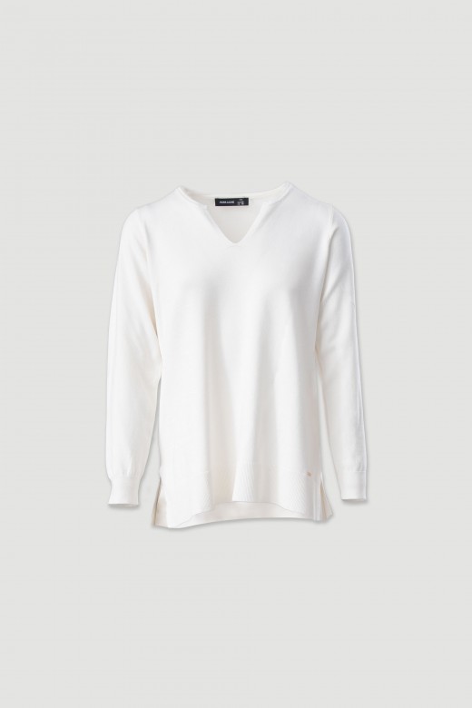 Basic v-neck knit sweater