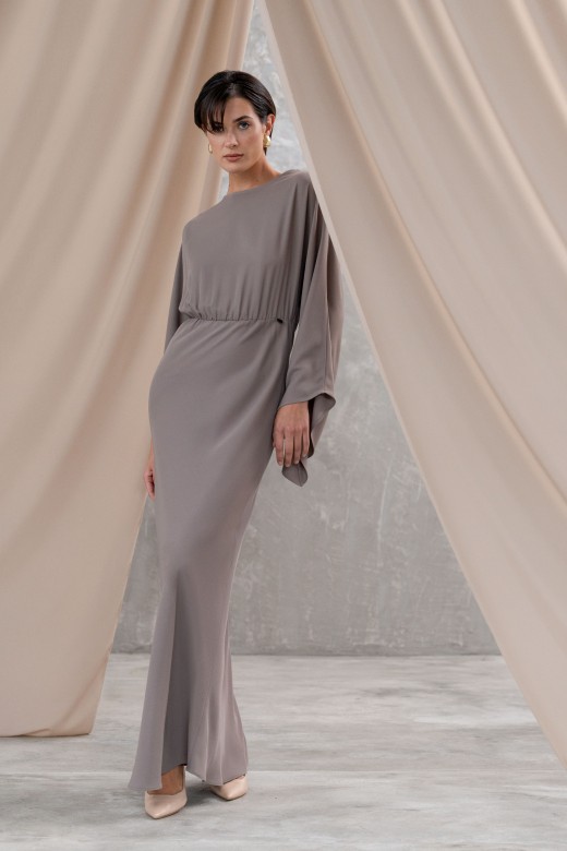Long dress with open back Long dress with open back