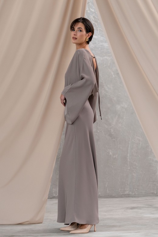 Long dress with open back Long dress with open back