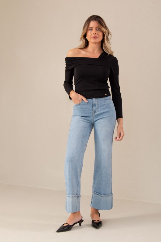 Jeans wide leg com dobra na terminao