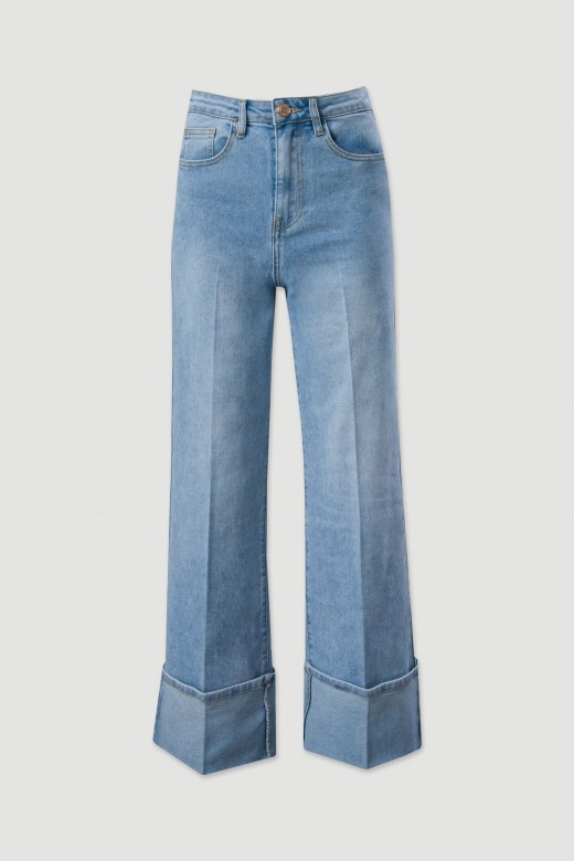 Jeans wide leg com dobra na terminao