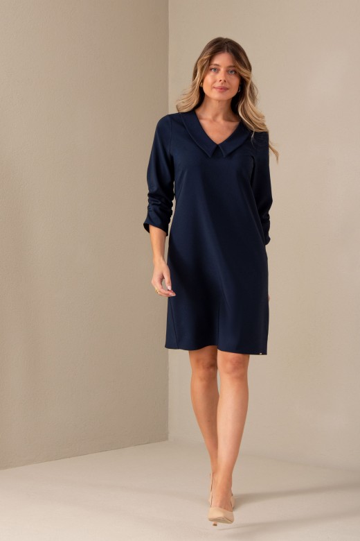 Vestido clssico com gola