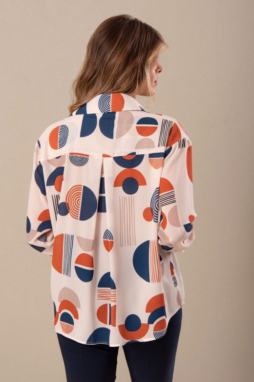 Blusa com estampado geomtrico