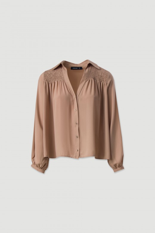 Blusa em bico com franzido