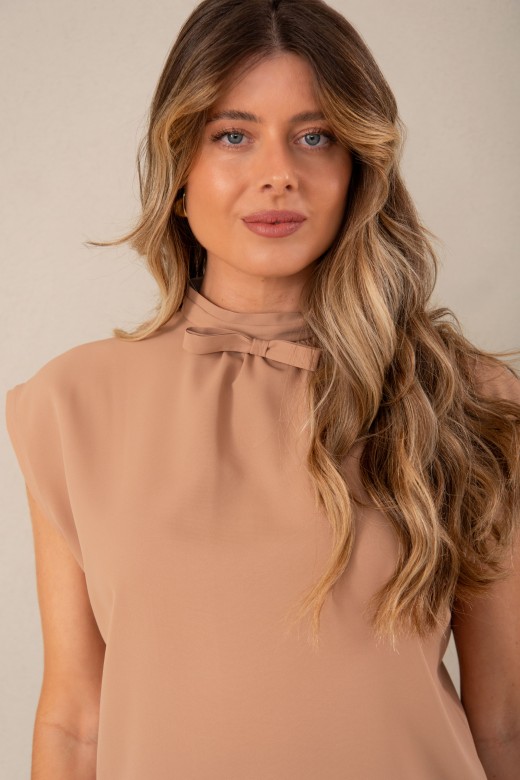 Camisola de gola subida com lao