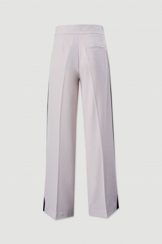 Cala wide leg com risca lateral