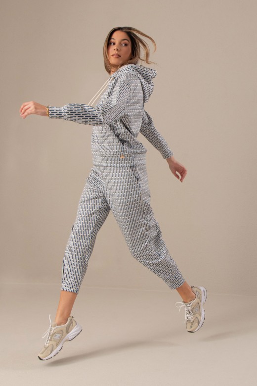 Cala jogger com estampado geomtrico