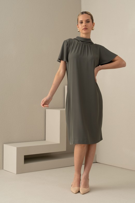 Vestido fludo com lao na costa