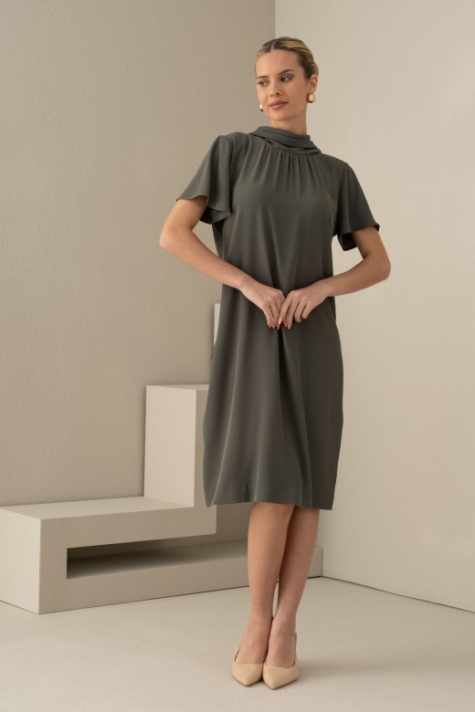 Vestido fludo com lao na costa