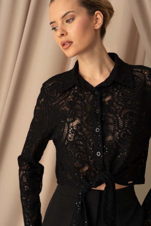 Blusa curta em renda