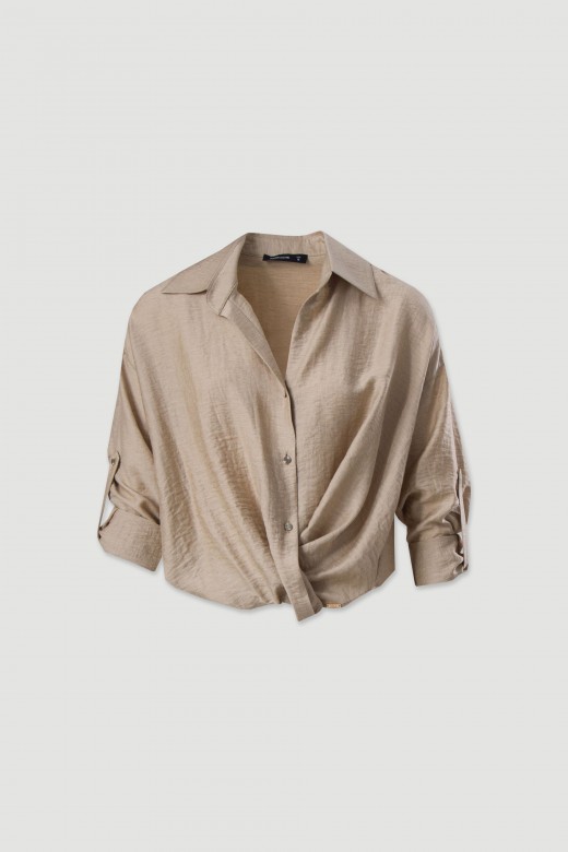 Blusa curta fluida com detalhe de n