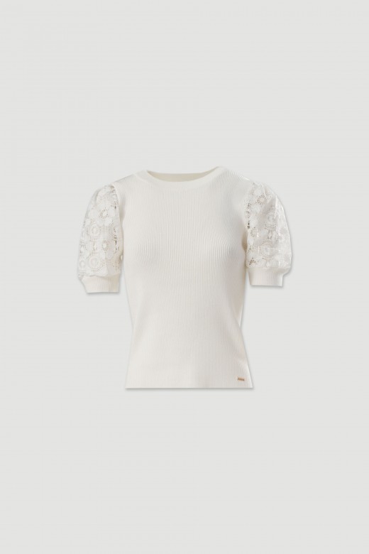 Camisola de malha com manga curta em renda