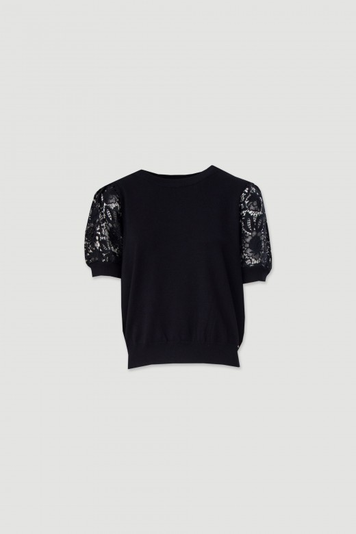 Knit sweater with short lace sleeves