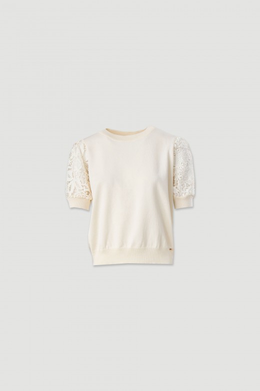 Camisola de malha com manga curta rendada