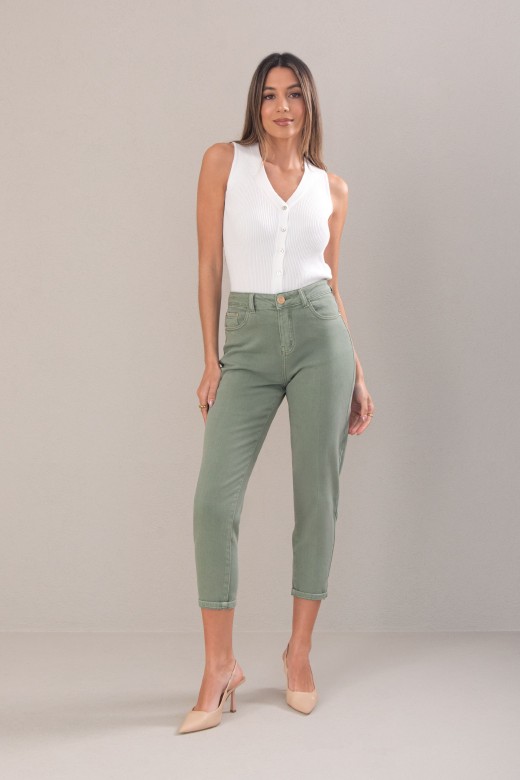 Mom fit jeans with a cotton blend