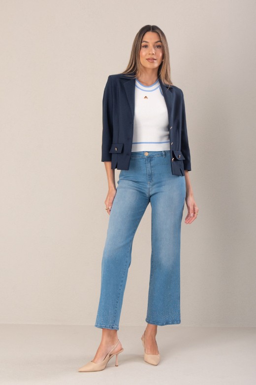 Jeans straight com aplicao de transfers