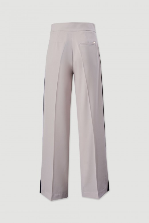 Cala wide leg com risca lateral