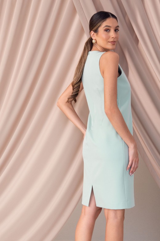 Robe courte avec dcollet en v