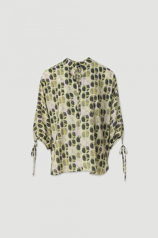 Tnica estampada com pormenor de lao no decote
