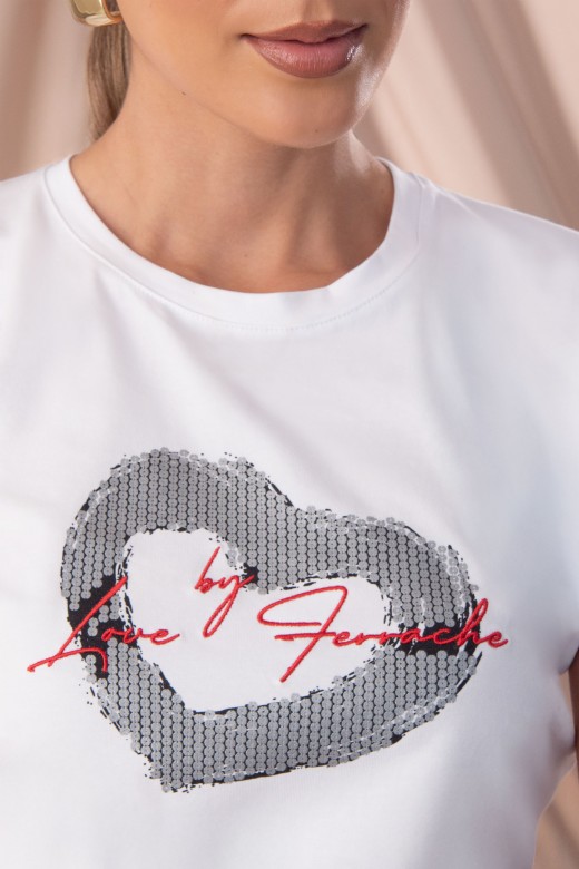 T-shirt de algodão básica com estampado e bordado T-shirt de algodão básica com estampado e bordado