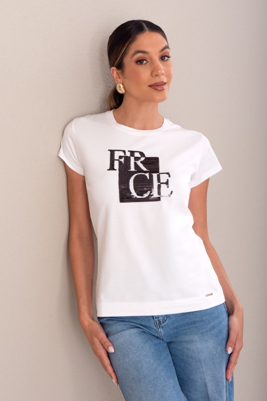 T-shirt bsica com trabalhado em lantejoulas