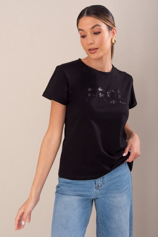 T-shirt bsica com bordado e aplicao de lantejoulas