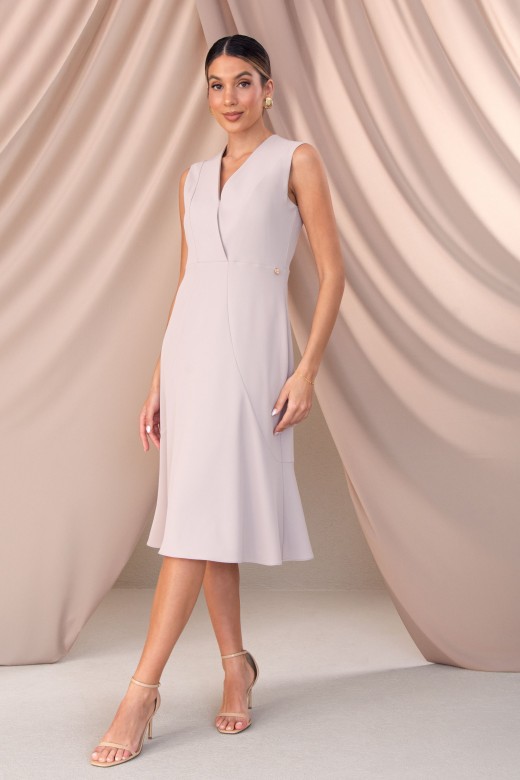 Vestido comprido fludo com detalhes em tule