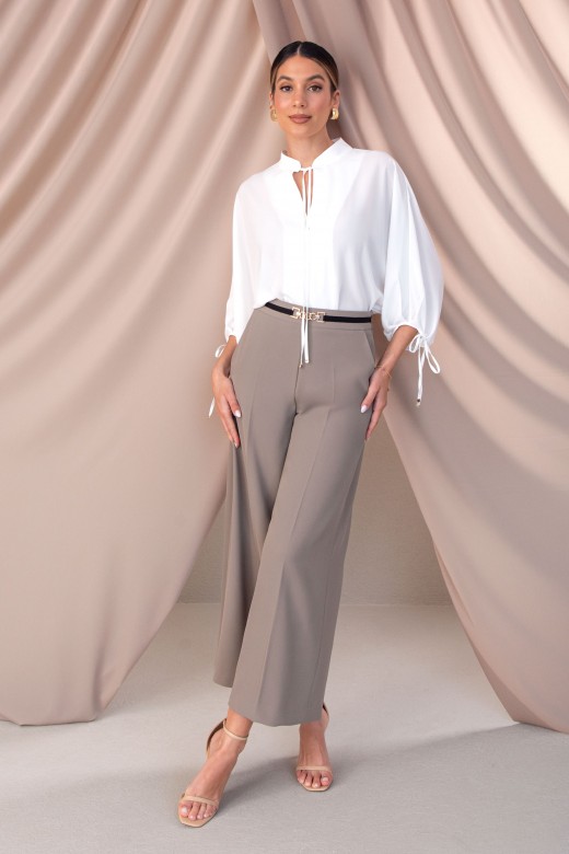 Cala culotte com cinto metlico