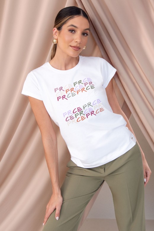 T-shirt algodo bsica com letras e transfers