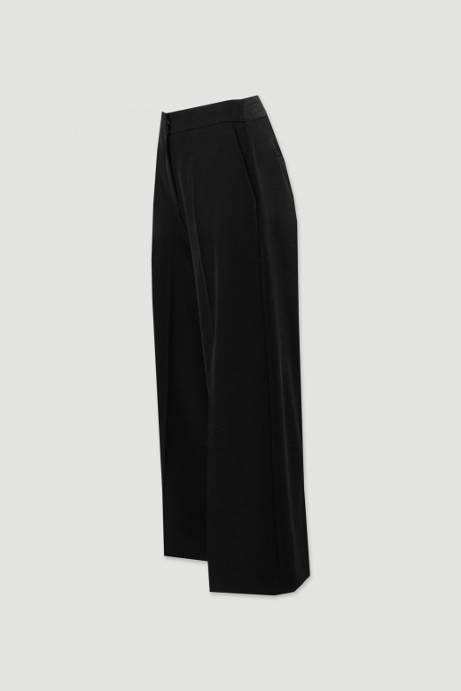 Cala culotte wide leg com cinto elstico