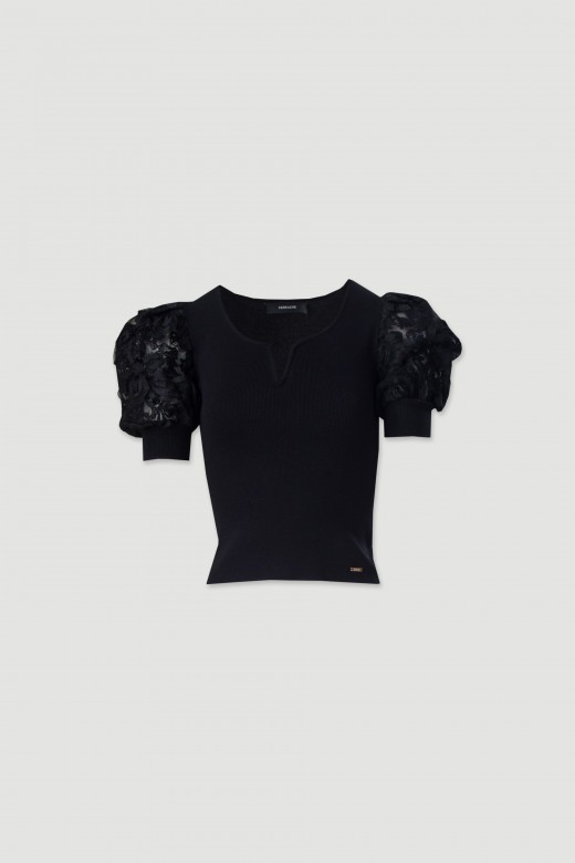 Camisola de malha com manga curta em tule trabalhado