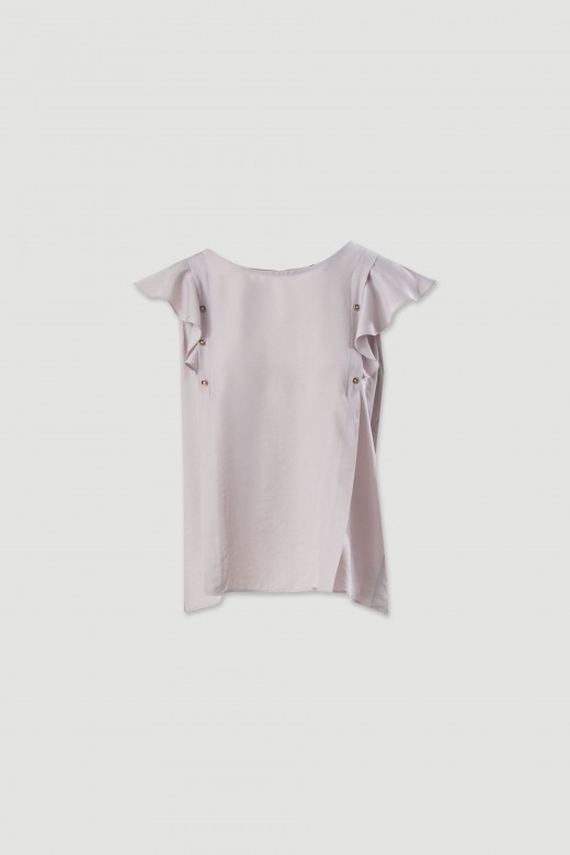 Plain blouse with ruffle on the sleeve