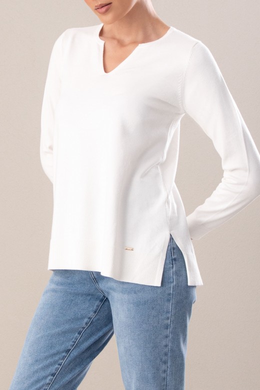 Basic v-neck knit sweater