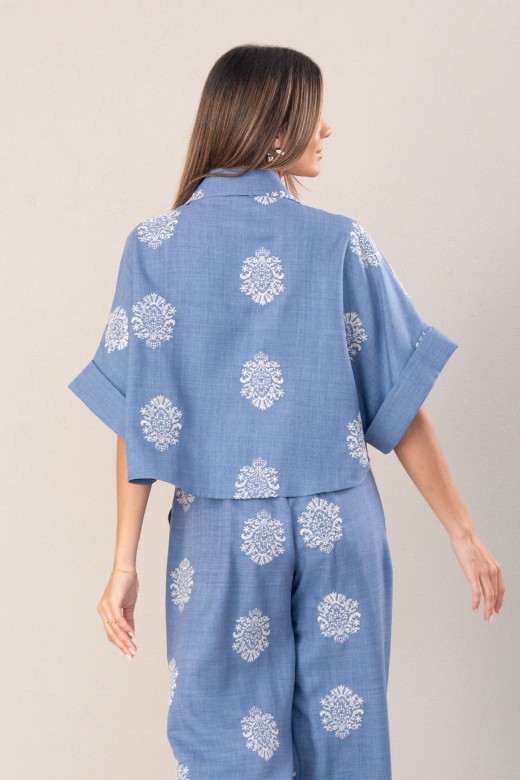 Cropped blouse with print