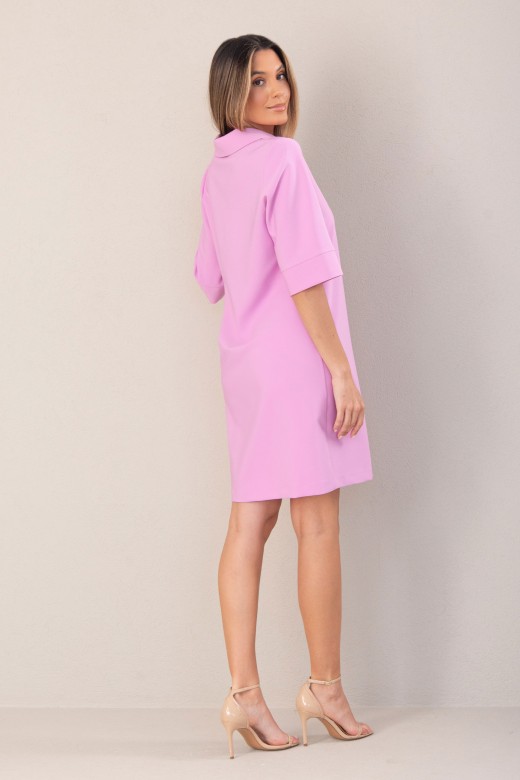 Vestido curto com colarinho e manga 3/4